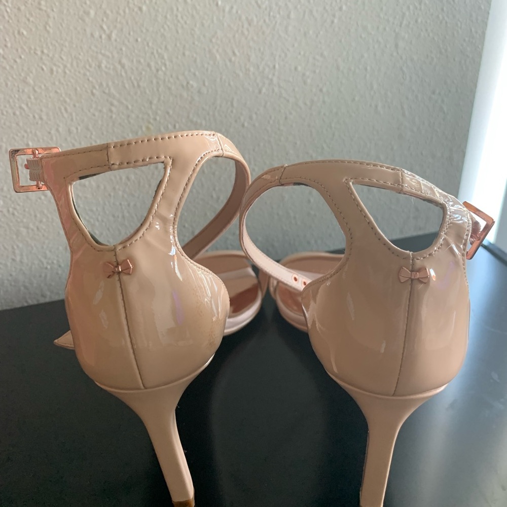 Heels - Picture 5 of 9